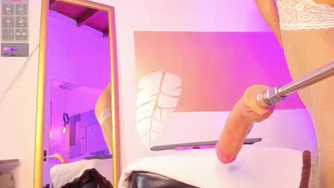 Snapshot of britannyclaire chatting on 12-16-25, 12:37 BritannyClaire online show from 12-16-25, 12:37