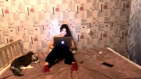 Snapshot of britanydarling chatting on 11-21-25, 12:48 britanydarling online show from 11-21-25, 12:48