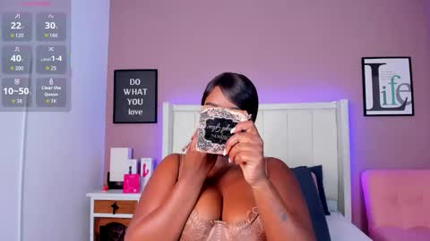 Snapshot of britanymooree chatting on 10-24-25, 08:05 Britany online show from 10-24-25, 08:05