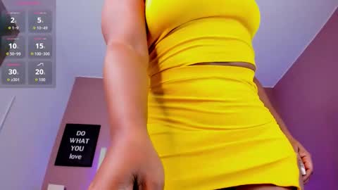 Snapshot of britanymooree chatting on 10-28-25, 11:07 Britany online show from 10-28-25, 11:07