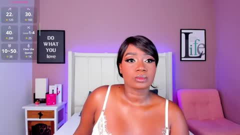 Snapshot of britanymooree chatting on 11-15-25, 06:59 Britany online show from 11-15-25, 06:59