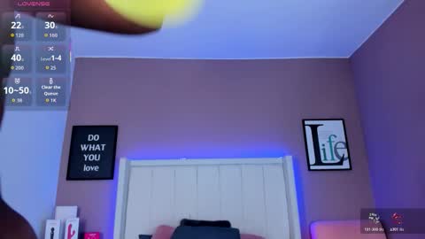 Snapshot of britanymooree chatting on 12-01-25, 07:41 Britany online show from 12-01-25, 07:41