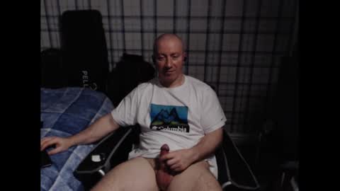 Snapshot of britguy_uk chatting on 02-23-25, 03:24 Lemee Joinyuu online show from 02-23-25, 03:24