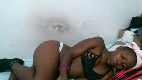 Snapshot of britieh chatting on 10-27-25, 06:28 leccie online show from 10-27-25, 06:28