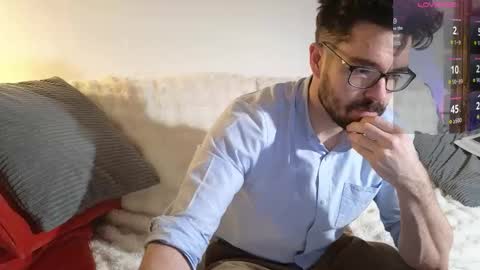 Snapshot of britishpoet chatting on 02-15-26, 05:42 Callum online show from 02-15-26, 05:42