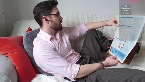 Snapshot of britishpoet chatting on 03-12-26, 02:12 Callum online show from 03-12-26, 02:12