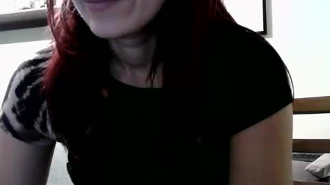 Snapshot of britneyamy chatting on 10-27-25, 04:00 Britney online show from 10-27-25, 04:00