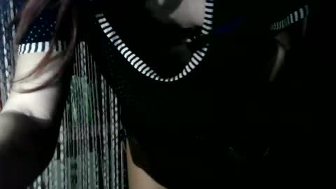 Snapshot of britneyamy chatting on 12-03-25, 10:08 Britney online show from 12-03-25, 10:08