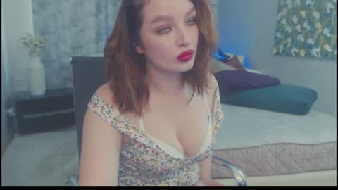 Snapshot of britneybarker chatting on 06-25-26, 11:37 britneybarker online show from 06-25-26, 11:37
