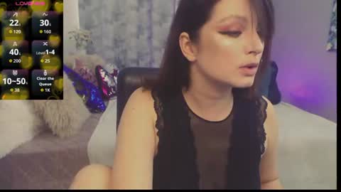 Snapshot of britneybarker chatting on 07-07-26, 12:09 britneybarker online show from 07-07-26, 12:09