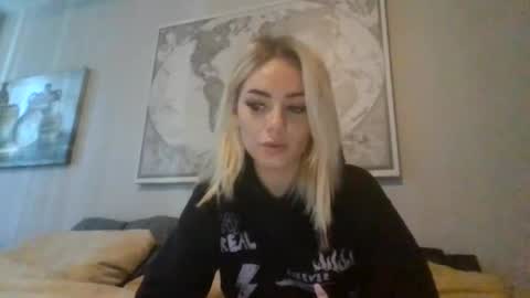 britneycherry08 online show from 06-25-26, 09:08