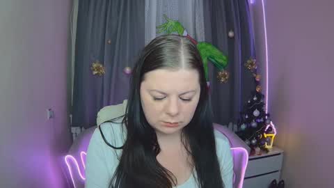 britneyraine online show from 12-19-25, 11:50