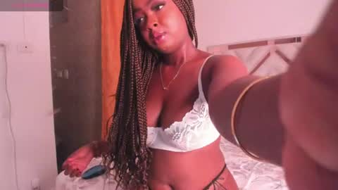 Snapshot of brittanyjhonnns chatting on 06-19-26, 06:07 brittany 25 years old happy as a worm online show from 06-19-26, 06:07