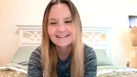 Britt    online show from 06-29-26, 04:18