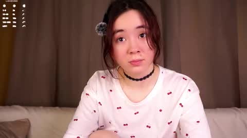 Snapshot of britthe chatting on 01-18-26, 11:36 Lina online show from 01-18-26, 11:36