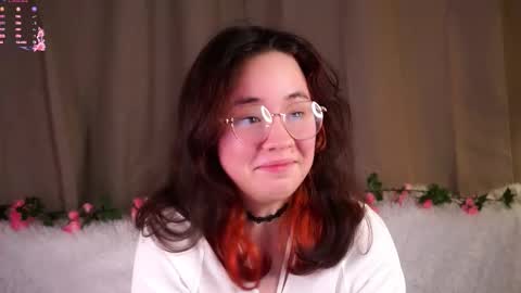 Snapshot of britthe chatting on 02-12-26, 11:16 Lina online show from 02-12-26, 11:16