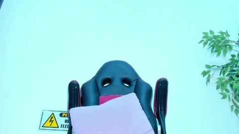 BRIYIT     online show from 02-20-25, 10:16