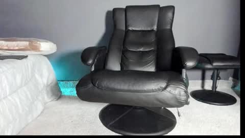 Snapshot of brockhurn_ chatting on 10-20-25, 12:22 brockhurn_ online show from 10-20-25, 12:22