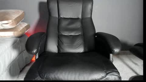 Snapshot of brockhurn_ chatting on 11-08-25, 01:17 brockhurn_ online show from 11-08-25, 01:17