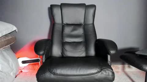 Snapshot of brockhurn_ chatting on 12-05-25, 01:03 brockhurn_ online show from 12-05-25, 01:03