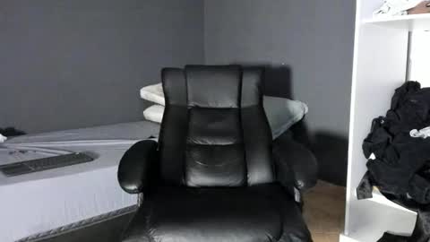 Snapshot of brockhurn_ chatting on 12-16-25, 01:10 brockhurn_ online show from 12-16-25, 01:10