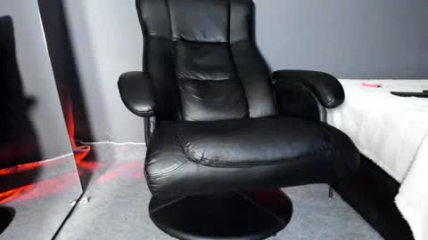 Snapshot of brockhurn_ chatting on 12-21-25, 11:45 brockhurn_ online show from 12-21-25, 11:45