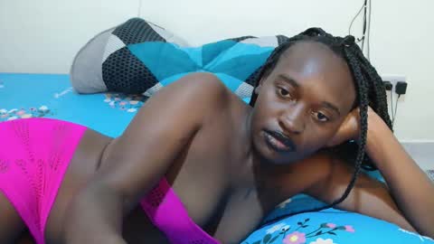 broken_haloo online show from 06-10-26, 05:23