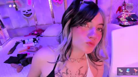 Snapshot of broklin_white23 chatting on 01-26-25, 01:04 online show from 01-26-25, 01:04