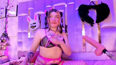 Snapshot of broklin_white23 chatting on 01-31-25, 02:28 online show from 01-31-25, 02:28