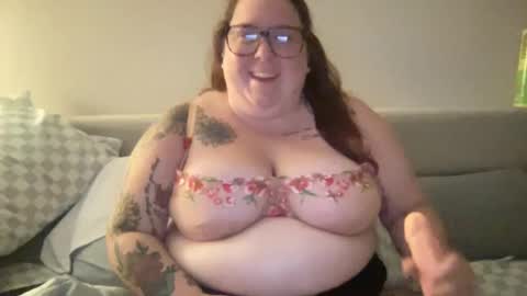 Snapshot of brookenicole3 chatting on 09-13-25, 11:15 Madam Brooke online show from 09-13-25, 11:15