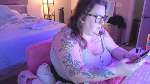 Snapshot of brookenicole3 chatting on 11-19-25, 03:12 Madam Brooke online show from 11-19-25, 03:12