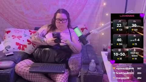 Snapshot of brookenicole3 chatting on 05-10-26, 04:50 Madam Brooke online show from 05-10-26, 04:50