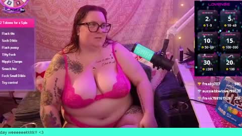 Snapshot of brookenicole3 chatting on 05-21-26, 01:45 Madam Brooke online show from 05-21-26, 01:45