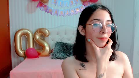 Snapshot of brooklove_doll chatting on 12-16-24, 01:21 Brook Loves online show from 12-16-24, 01:21