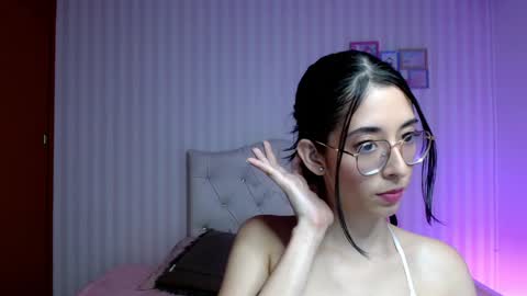 Snapshot of brooklove_doll chatting on 12-19-24, 05:18 Brook Loves online show from 12-19-24, 05:18