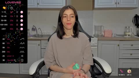 Snapshot of broosnica1 chatting on 02-06-25, 01:10 broosnica1 online show from 02-06-25, 01:10