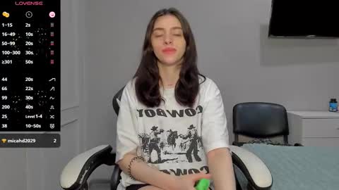 Snapshot of broosnica1 chatting on 11-01-25, 07:43 broosnica1 online show from 11-01-25, 07:43