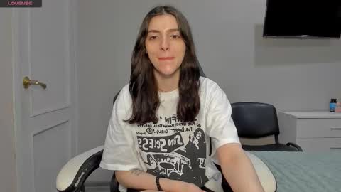 Snapshot of broosnica1 chatting on 12-23-25, 07:06 broosnica1 online show from 12-23-25, 07:06