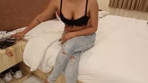 Snapshot of brown_chocolatecouple chatting on 03-28-26, 10:04 Chocolate couple online show from 03-28-26, 10:04