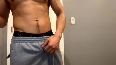 Snapshot of browndaddy4713 chatting on 03-16-26, 05:39 browndaddy4713 online show from 03-16-26, 05:39