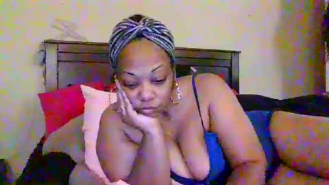 Snapshot of brownroundrenee chatting on 06-28-26, 10:10 brownroundrenee online show from 06-28-26, 10:10