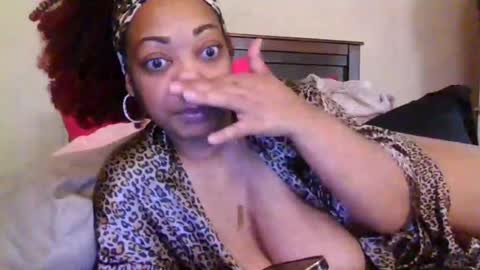 Snapshot of brownroundrenee chatting on 07-04-26, 11:05 brownroundrenee online show from 07-04-26, 11:05