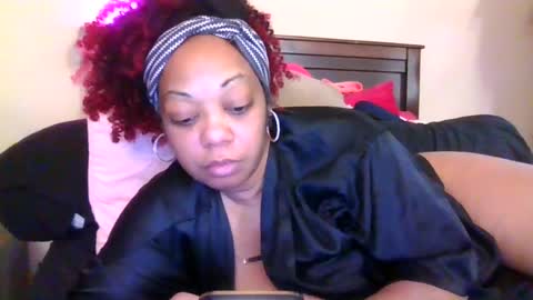 Snapshot of brownroundrenee chatting on 07-15-26, 11:26 brownroundrenee online show from 07-15-26, 11:26