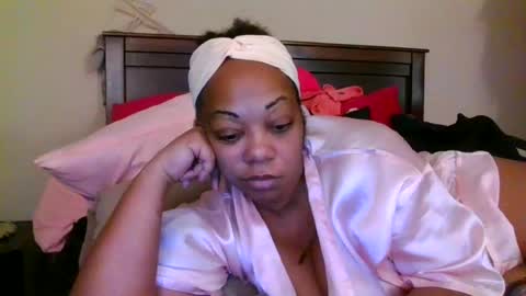 Snapshot of brownroundrenee chatting on 07-18-26, 11:36 brownroundrenee online show from 07-18-26, 11:36