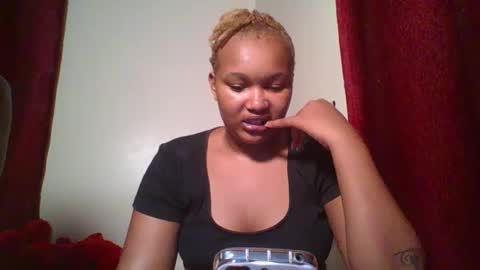 Snapshot of browny_candyz chatting on 12-16-24, 07:00 Tracy online show from 12-16-24, 07:00