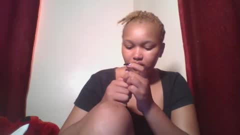 Snapshot of browny_candyz chatting on 12-17-24, 09:28 Tracy online show from 12-17-24, 09:28