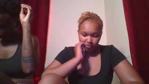 Snapshot of browny_candyz chatting on 12-17-24, 12:33 Tracy online show from 12-17-24, 12:33