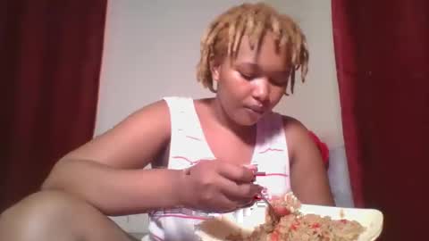 Snapshot of browny_candyz chatting on 12-21-24, 11:44 Tracy online show from 12-21-24, 11:44