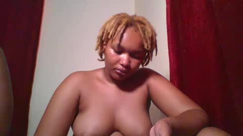 Snapshot of browny_candyz chatting on 12-28-24, 12:24 Tracy online show from 12-28-24, 12:24
