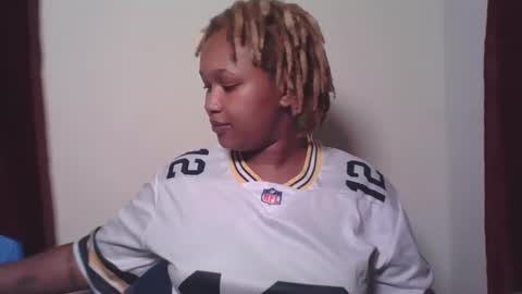 Snapshot of browny_candyz chatting on 01-27-25, 04:22 Tracy online show from 01-27-25, 04:22